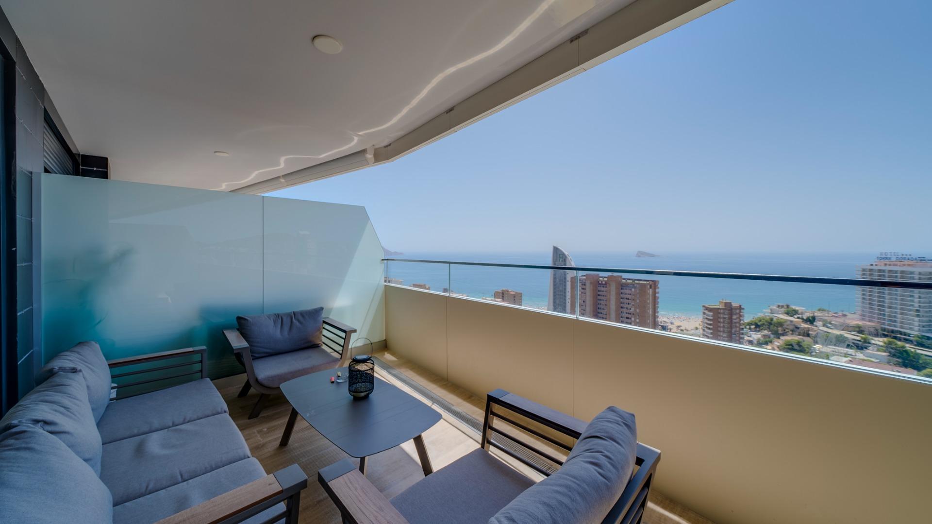 Exclusivo Piso en la Cala de Benidorm con Vistas al Mar