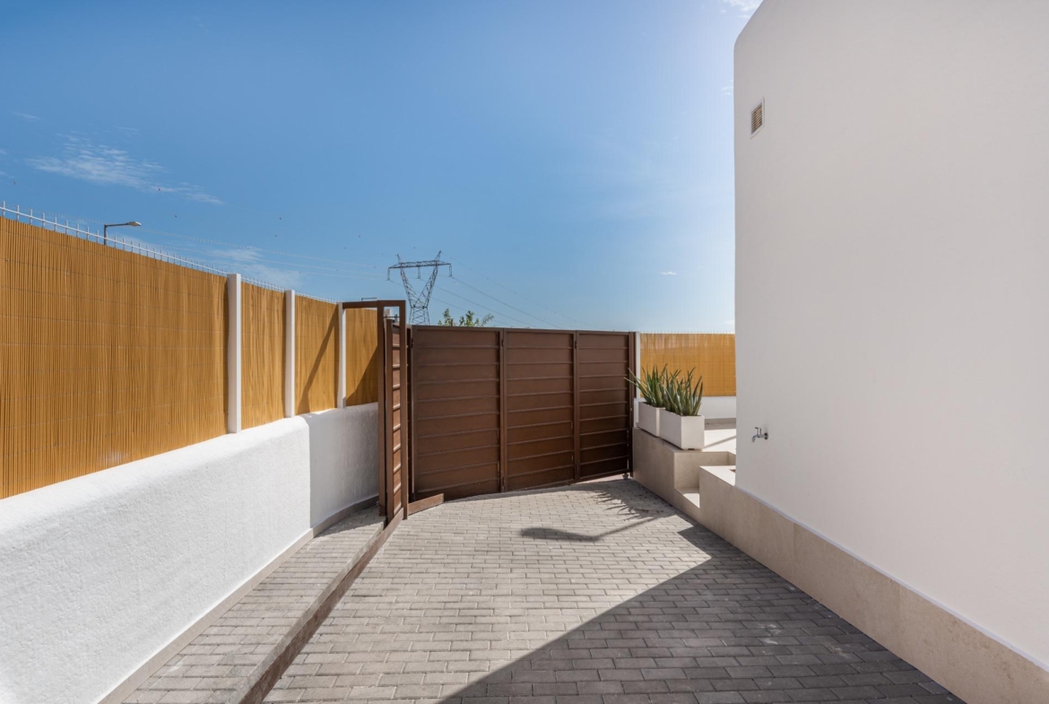 OBRA NUEVA EN DOLORES. VILLAS DE LUJO (SANTORINI) 3 DORM. 2 BAÑOS. PARCELA 260 M2. GARAJE+PISCINA.