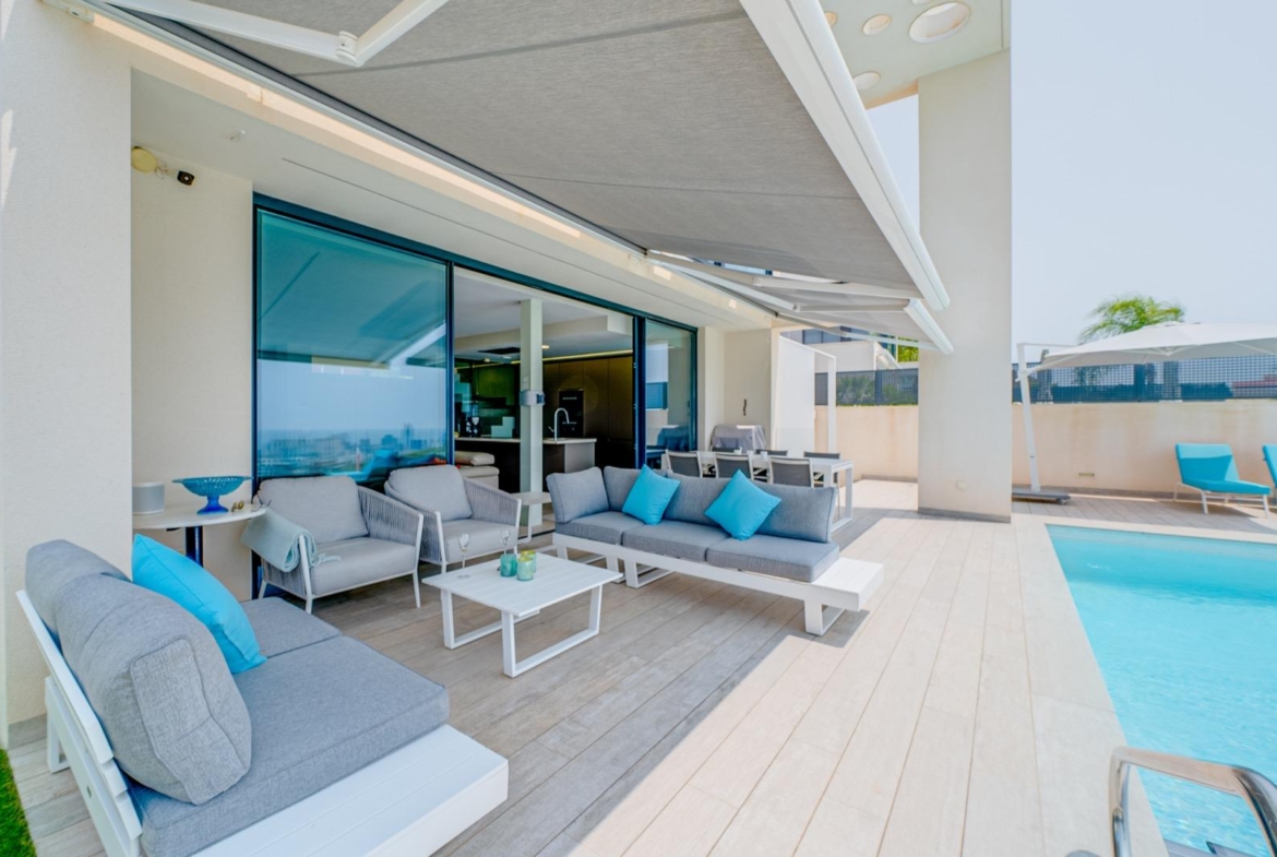 LUXURY VILLA FOR A LARGE FAMILY IN FINESTRAT