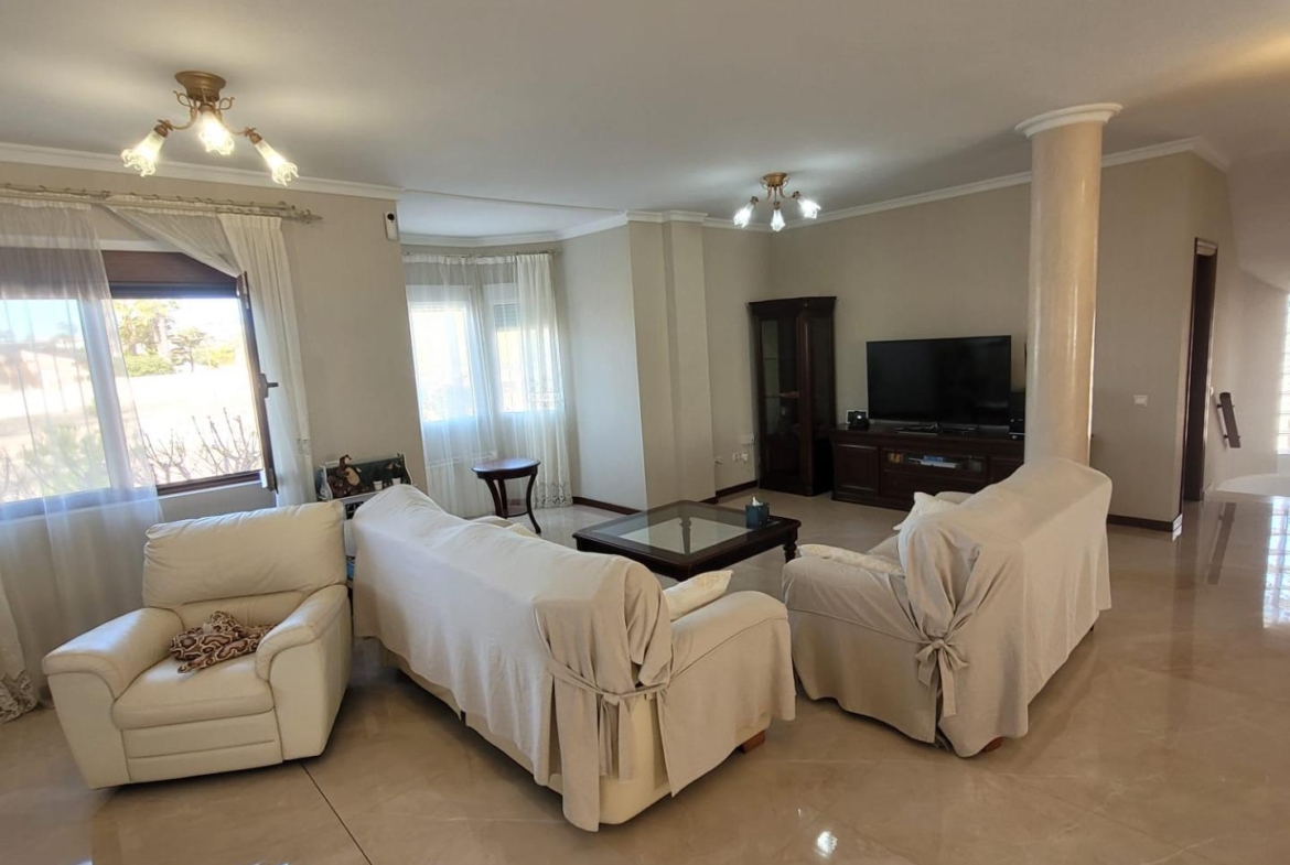 Luxury Villa in Ciudad Quesada with Stunning Clear Views