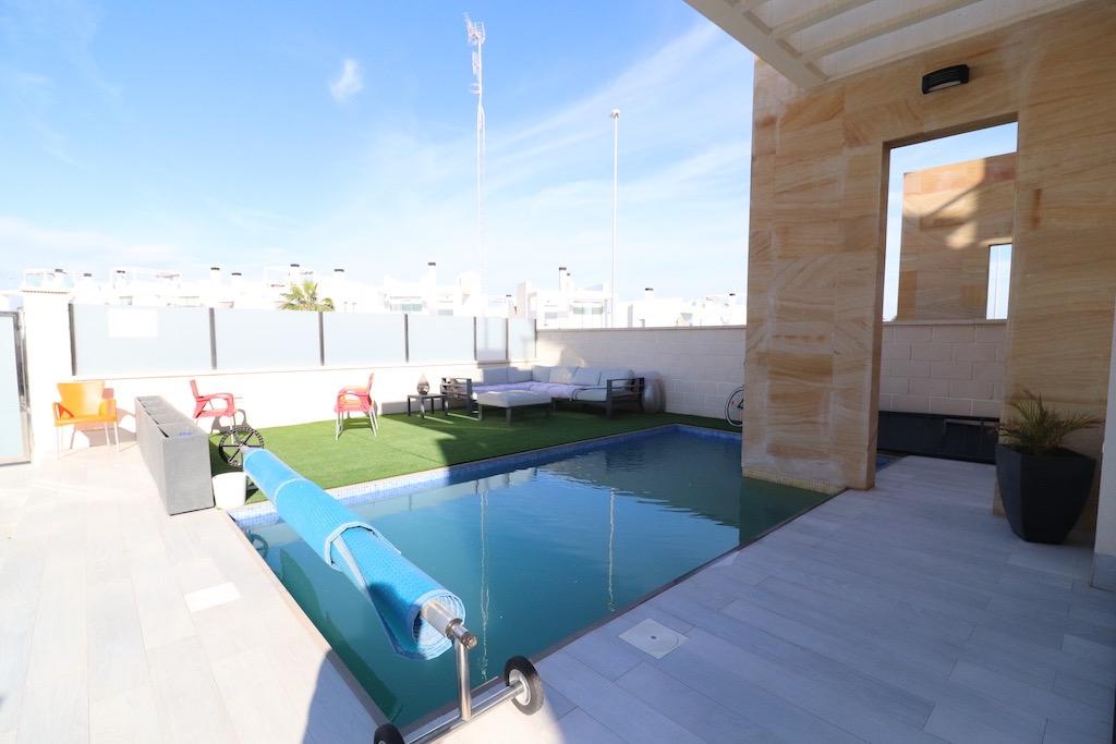 Spectaculaire onafhankelijke villa in Lomas de Cabo Roig