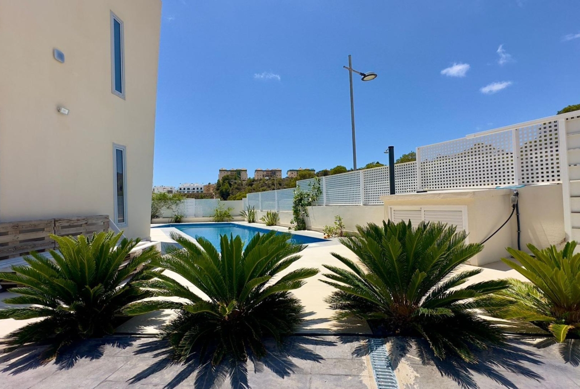Grote villa op het balkon van Finestrat met uitzicht op de zee