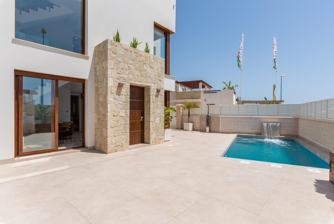 OBRA NUEVA EN VERA PLAYA. VILLA LAGUNA AZUL. 230M2 PARCELA. 3 DORM. 3 BAÑOS.