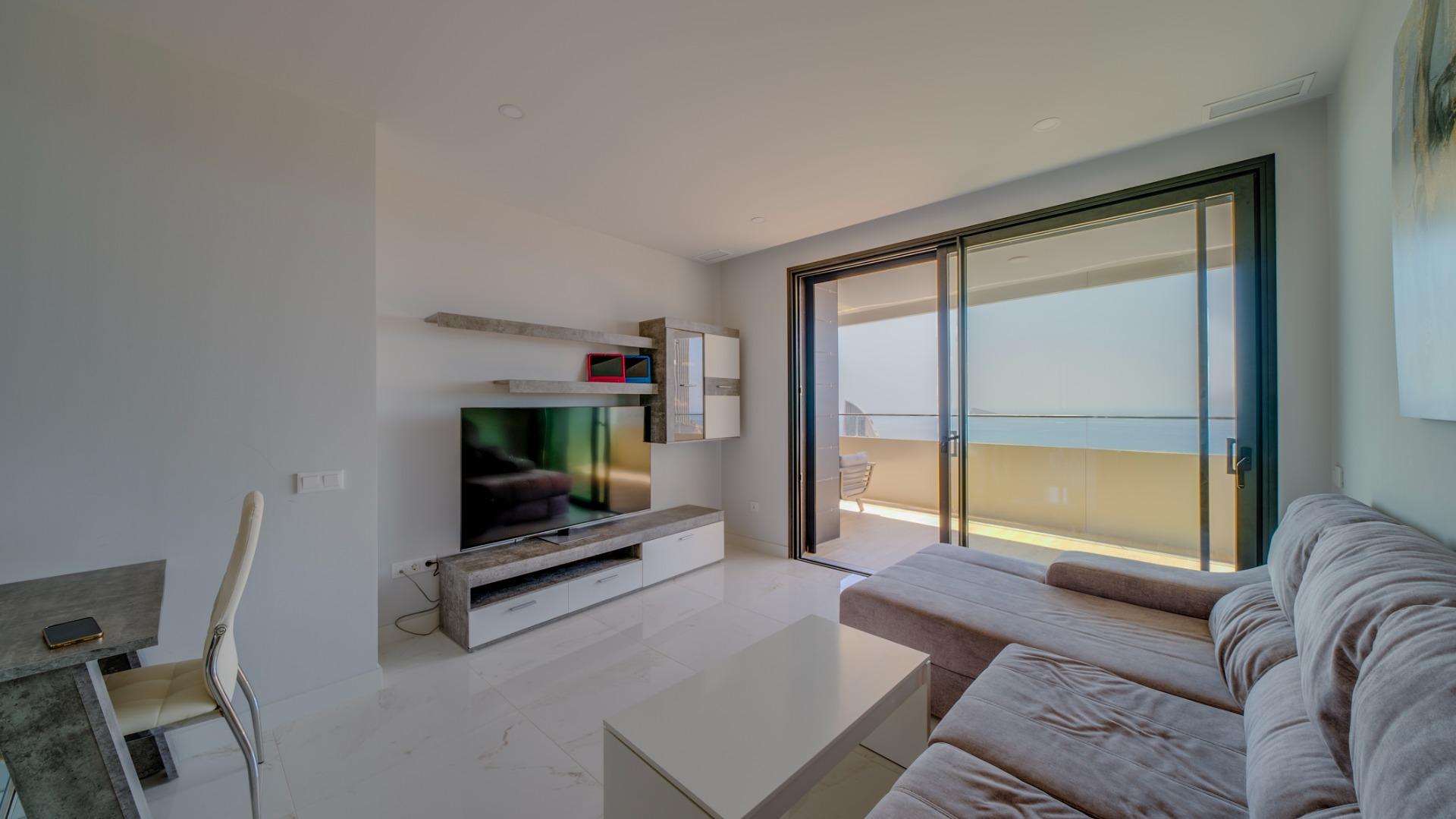 Exclusivo Piso en la Cala de Benidorm con Vistas al Mar