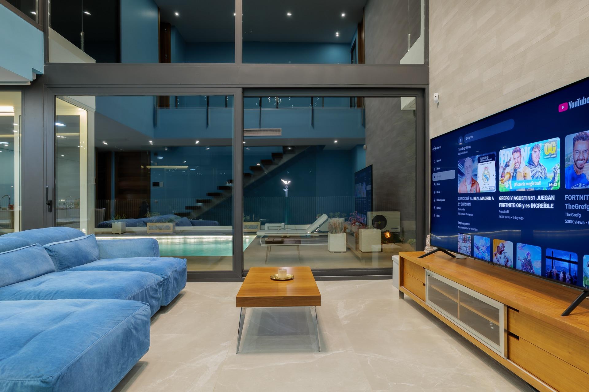 Unique villa in Sierra Cortina: prestigious location between mountains and sea