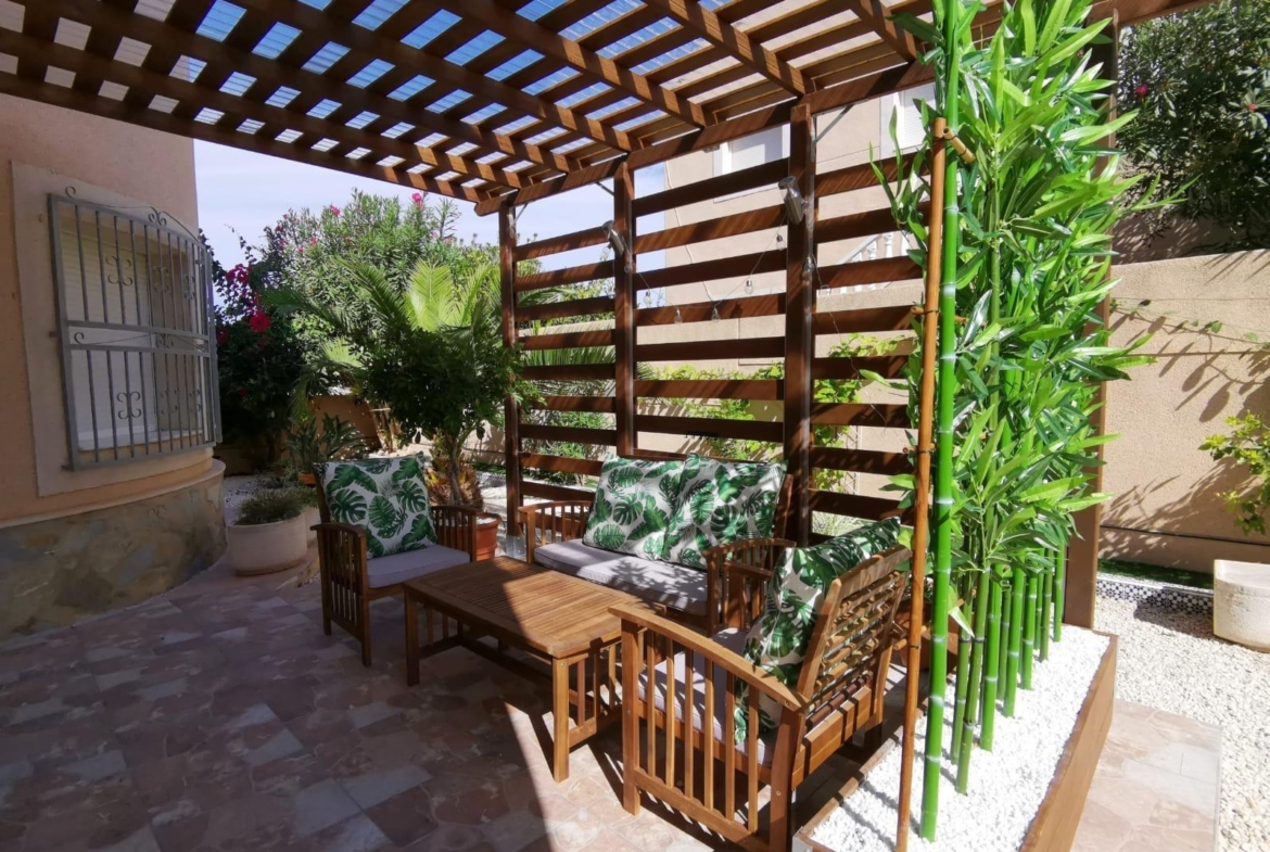 Ruim chalet in La Florida, Orihuela Costa – Ideaal om te genieten van de zon en het strand