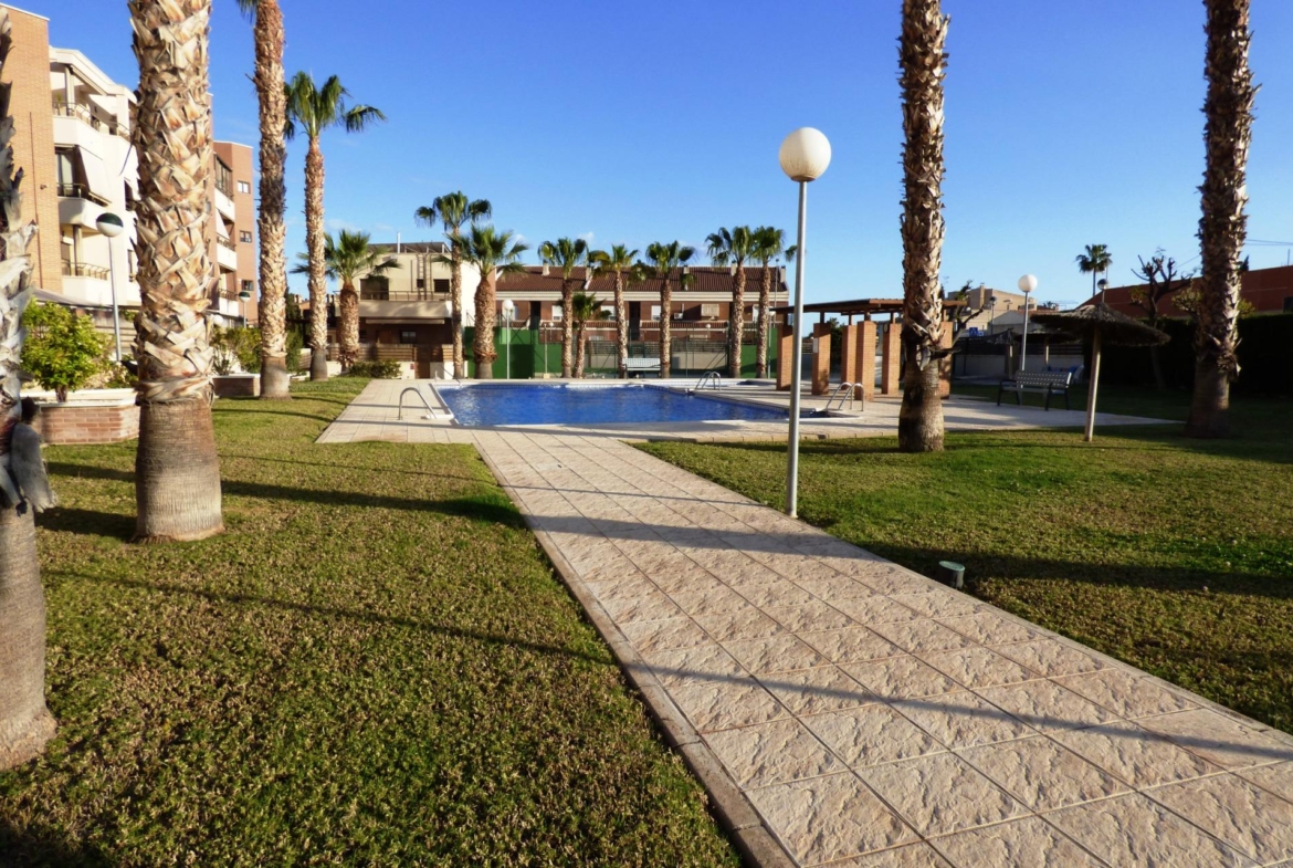 ENCANTADORA PLANTA BAJA EN SAN JUAN CON GRAN TERRAZA