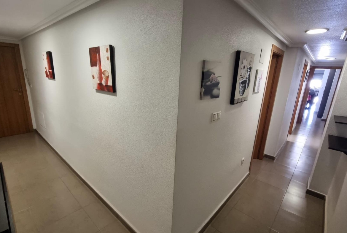 Elegante piso en cetro de Torrevieja + plaza de parking incluido !