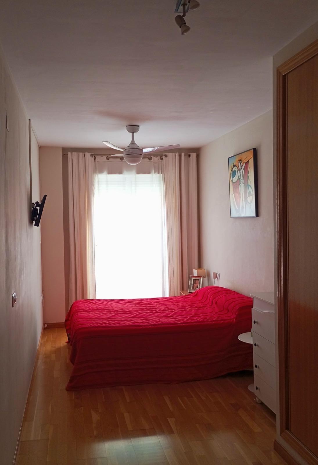 Amplio y Moderno Apartamento en el Corazón de San Juan, Alicante