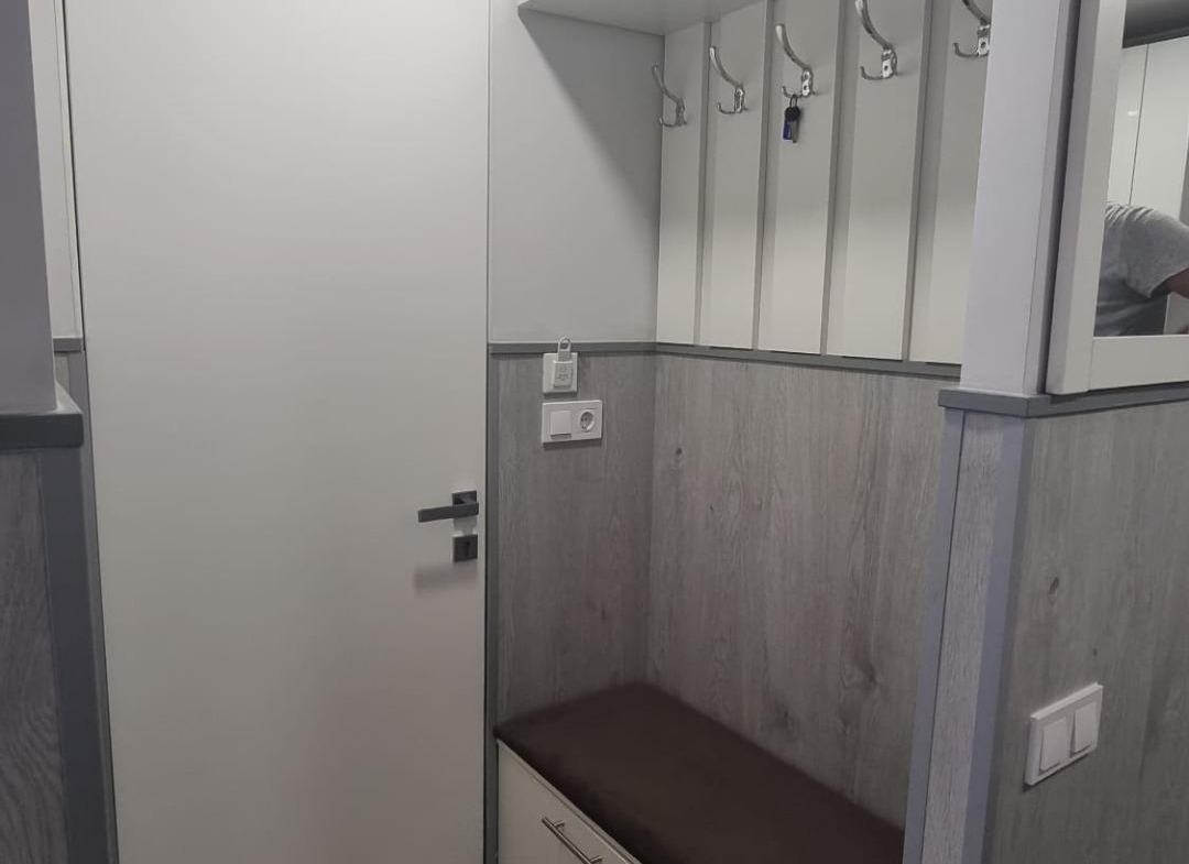 REFORMADO APARTAMENTO A 50 METROS DE PLAYA DE 3 DORMITORIOS 3 BAÑOS DIVIDIDO A 3 ESTUDIOS COMPLETOS PARA ALQUILAR. 105 M2 TOTAL.