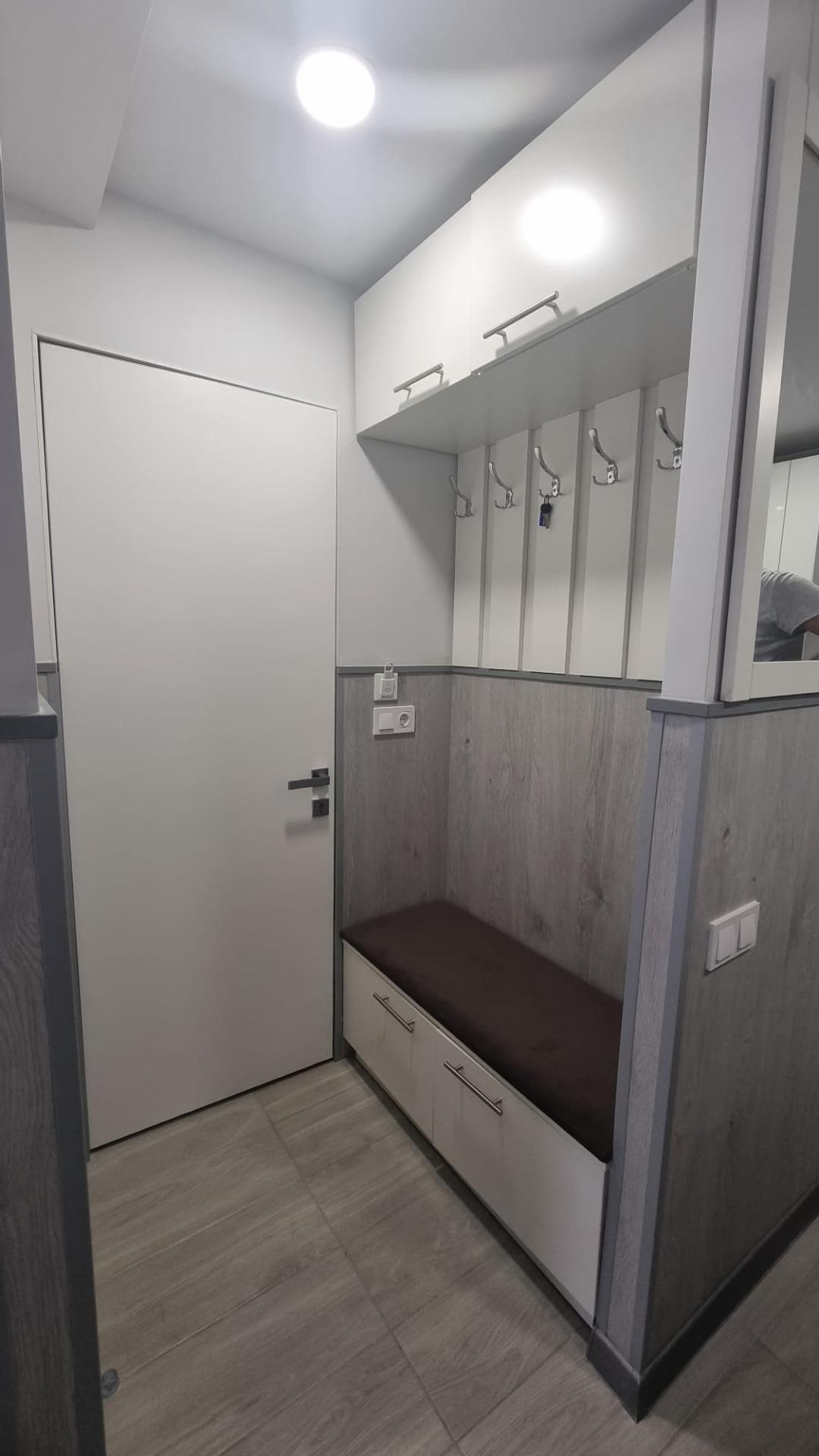 REFORMADO APARTAMENTO A 50 METROS DE PLAYA DE 3 DORMITORIOS 3 BAÑOS DIVIDIDO A 3 ESTUDIOS COMPLETOS PARA ALQUILAR. 105 M2 TOTAL.