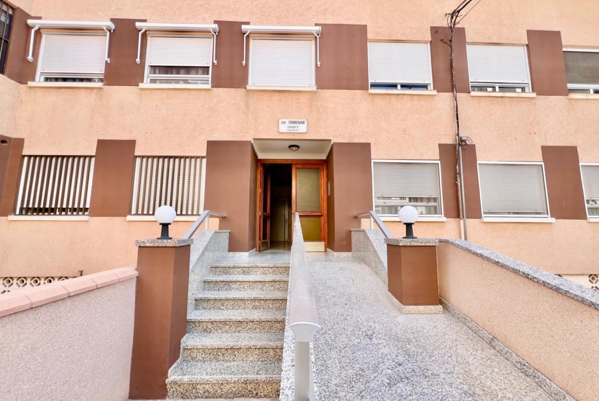 ESPACIOSO APARTAMENTO DE 3 HABITACIONES + PARKING + TRASTERO EN PLANTA 7 CON VISTAS AL MA