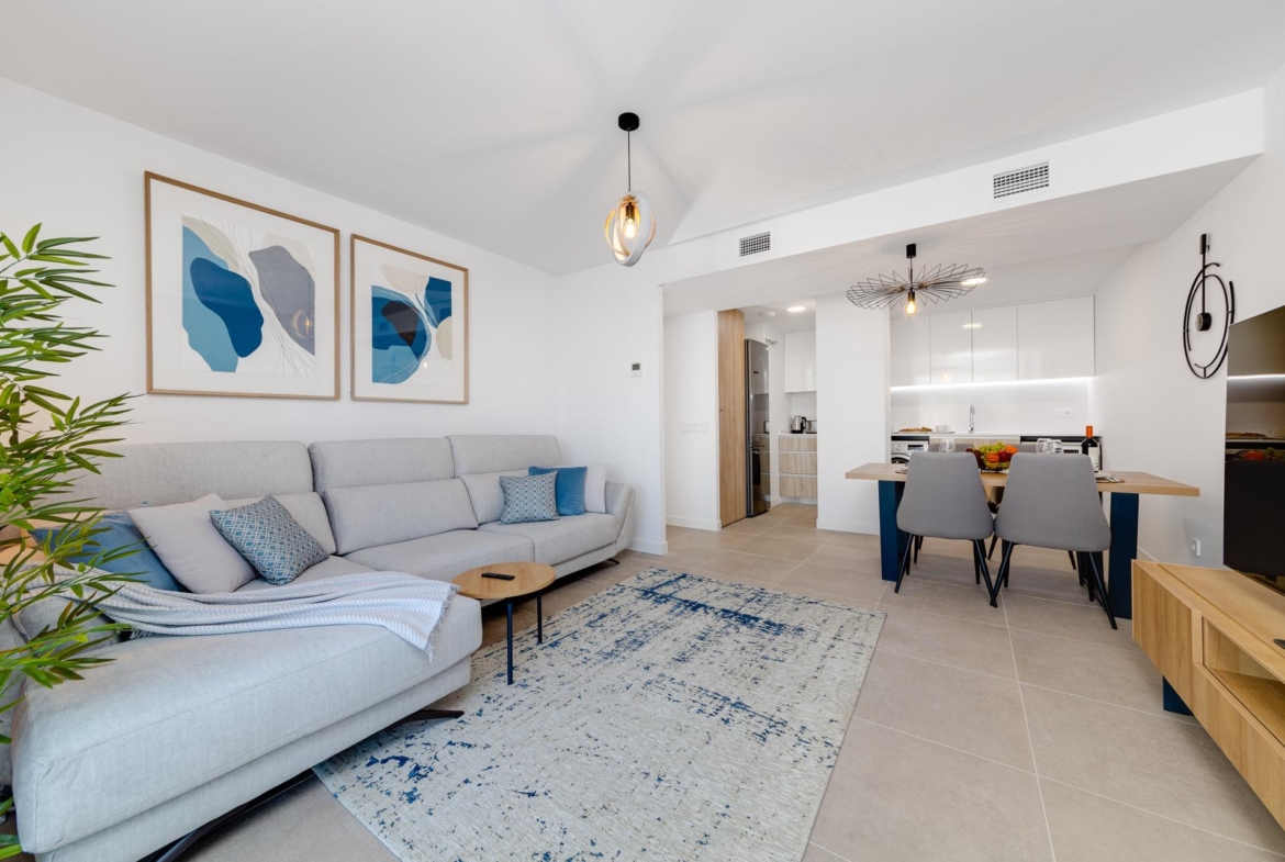 SPECTACULAR NEW LARGE APARTMENT WITH SEA AND MOUNTAIN VIEWS IN CALPE