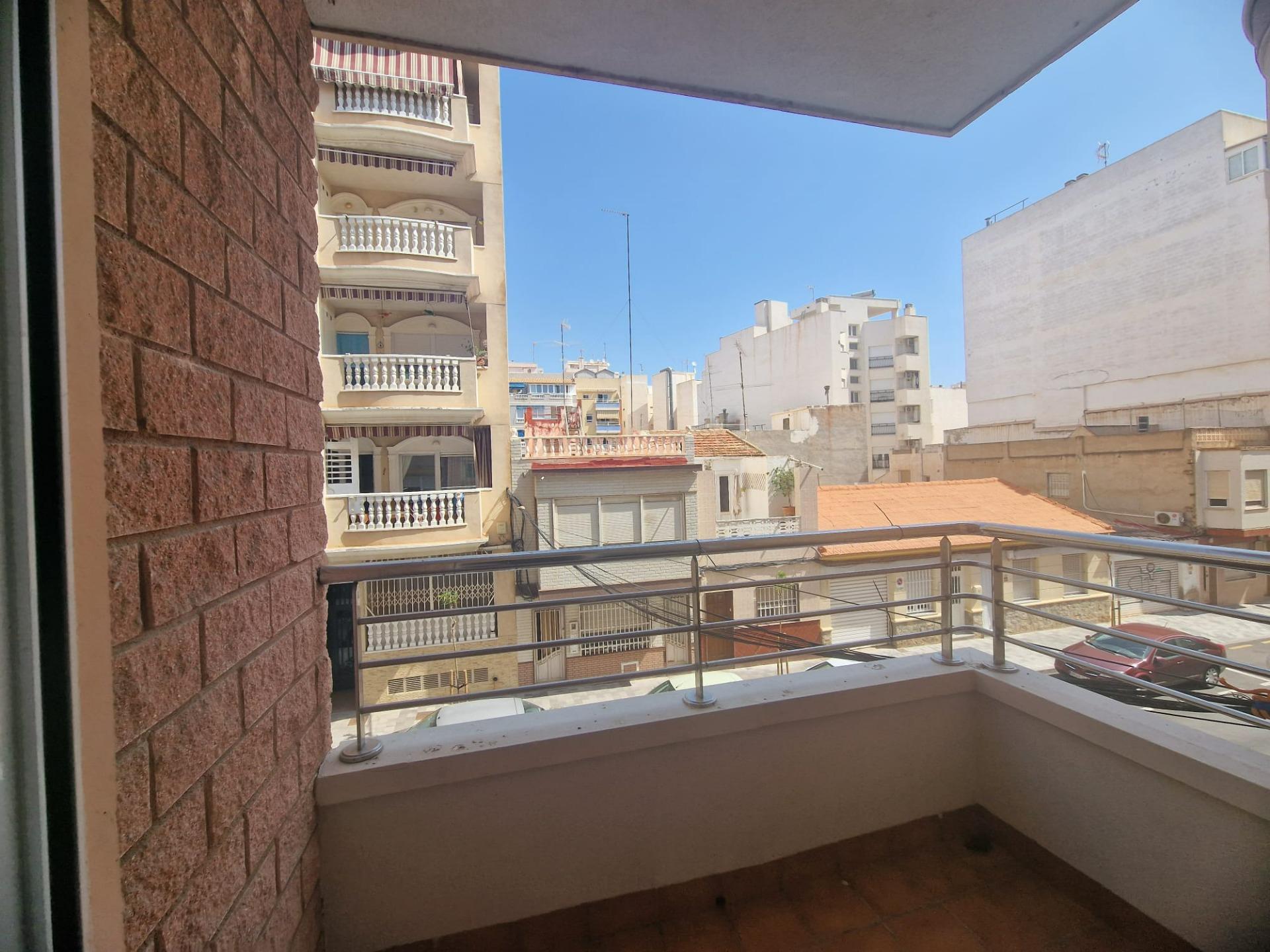 OPORTINIDAD!! APPARTAMENTO EN CABALLERA DE RODAS 2 HABS PISCINA COMUNITARIA 159.900