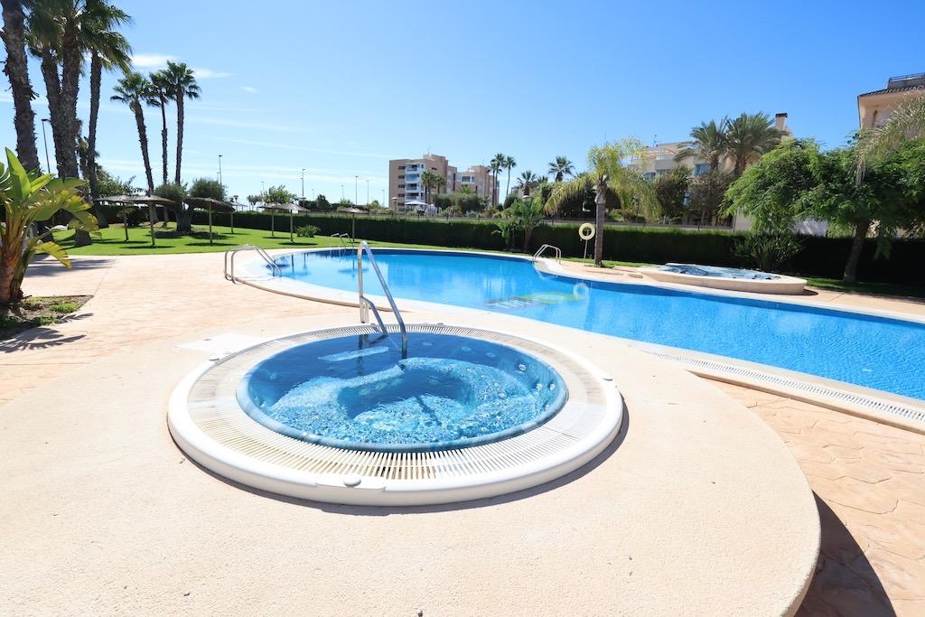 Mil Palmeras – Penthouse with Sea Views Just 150 Meters from the Beach