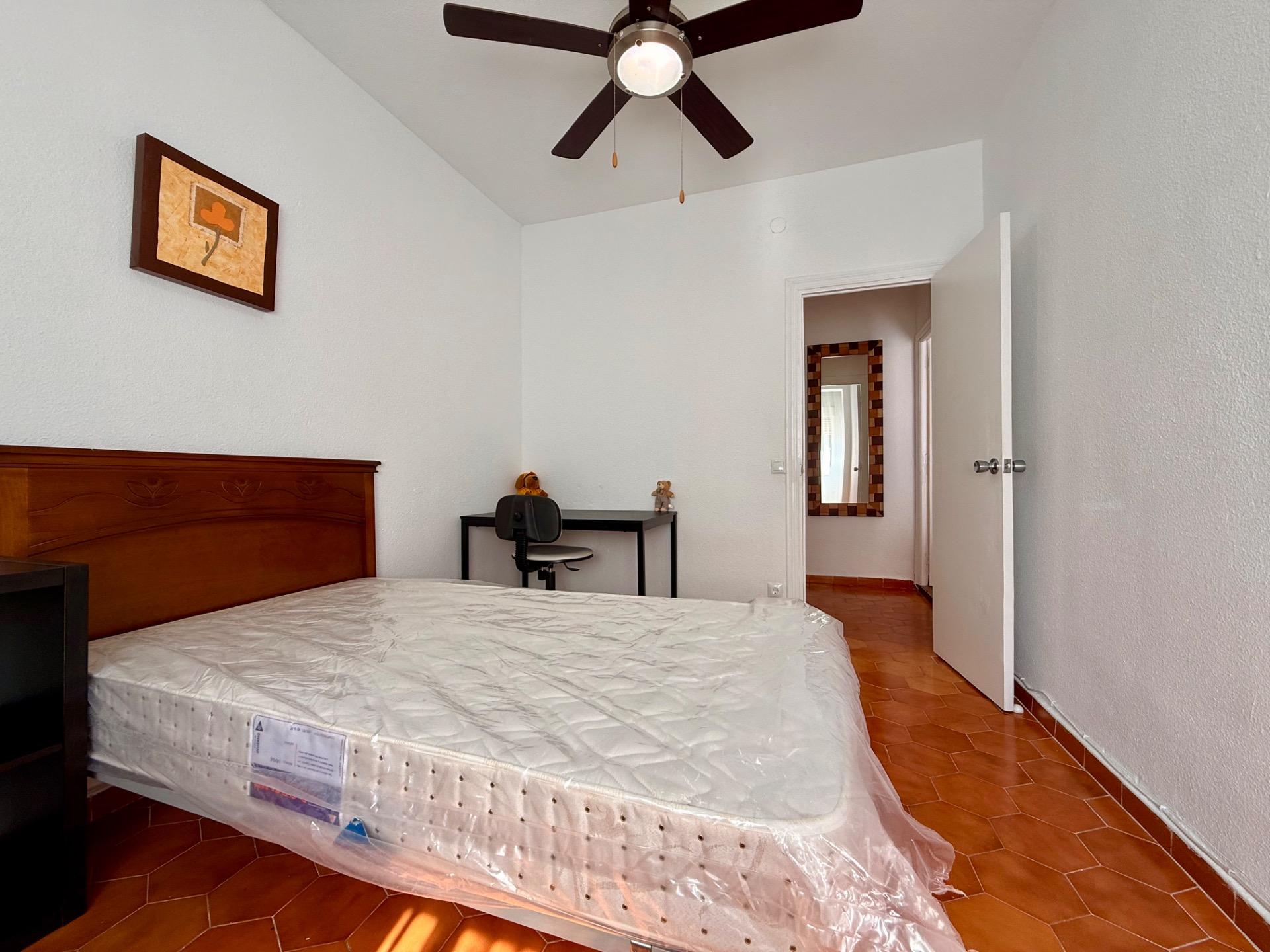 For Sale: Bright apartment in Alicante, Los Ángeles area