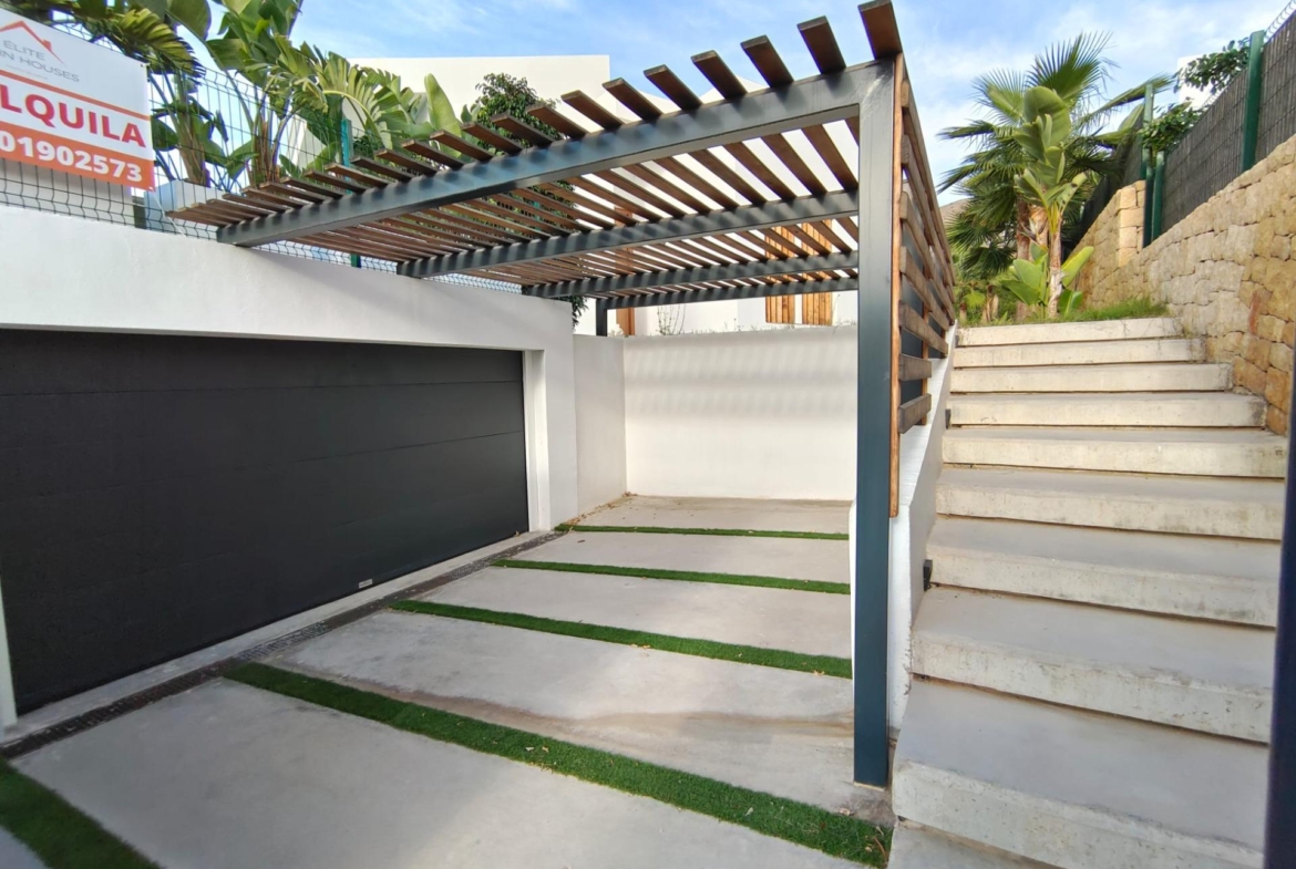 Design villa met uitzicht op zee