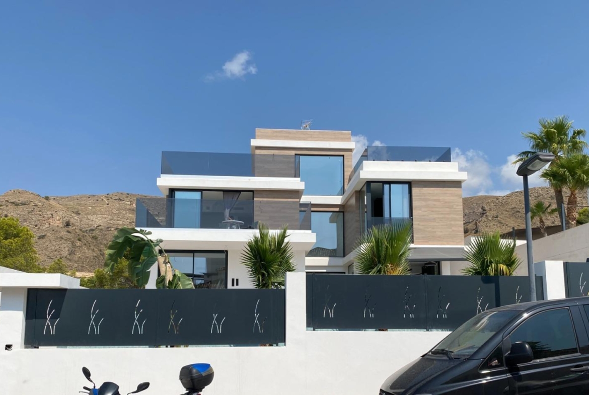 Ontdek uw nieuwe woning in Sierra Cortina, Finestrat