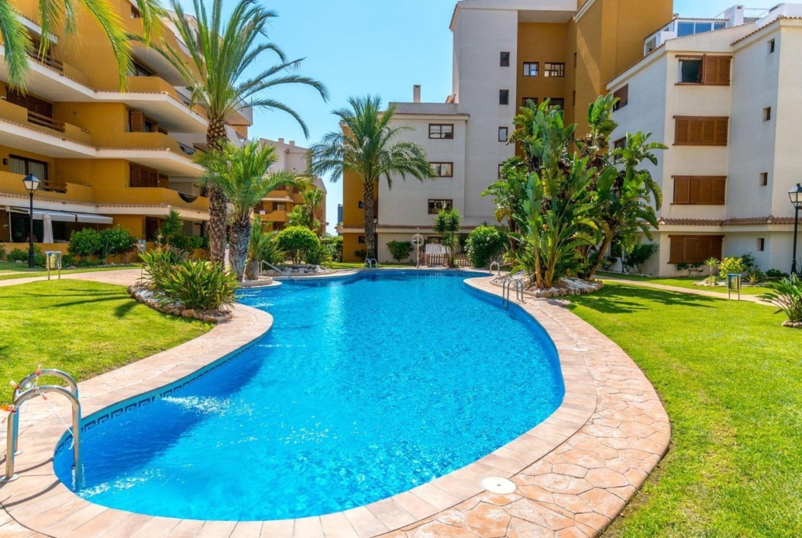 La Entrada ! Enorme apartamento en una de las mejores zonas de Costa Blanca !