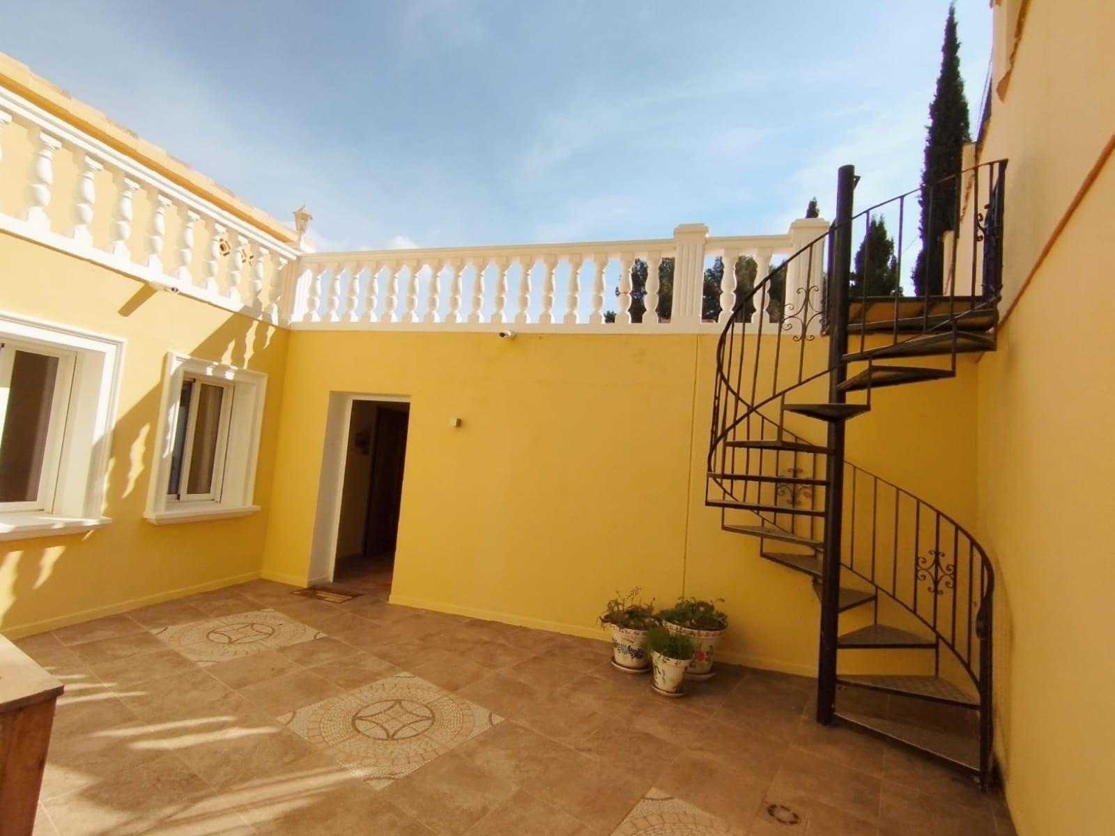 2-5-50 Exclusieve villa in Calpe met panoramisch uitzicht en een grote investeringsmogelijkheid