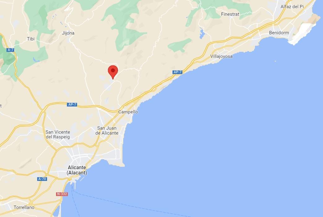 Nieuwe onafhankelijke, halfvrijstaande en halfvrijstaande woningen in Busot, Alicante
