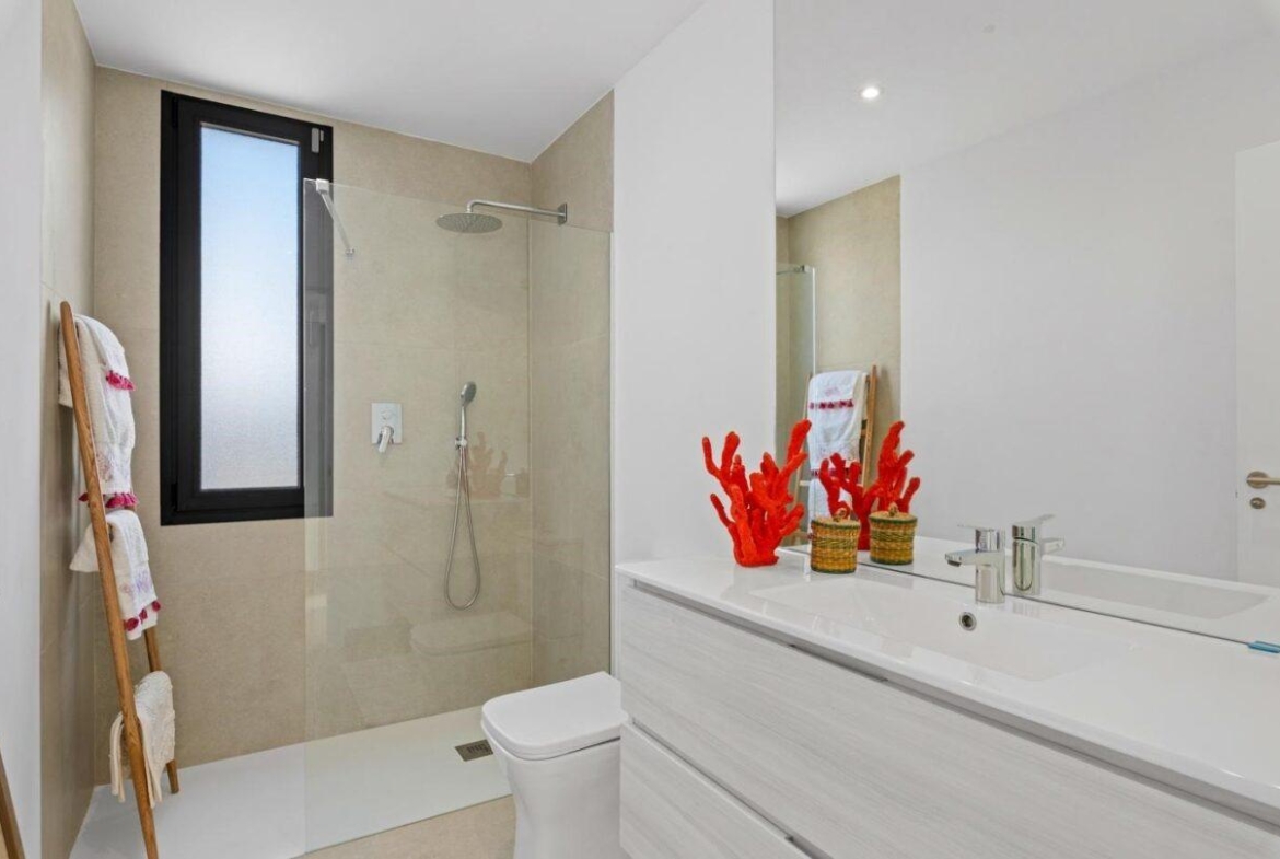 Luxury Villa with sea views and own pool in Mar de Cristal