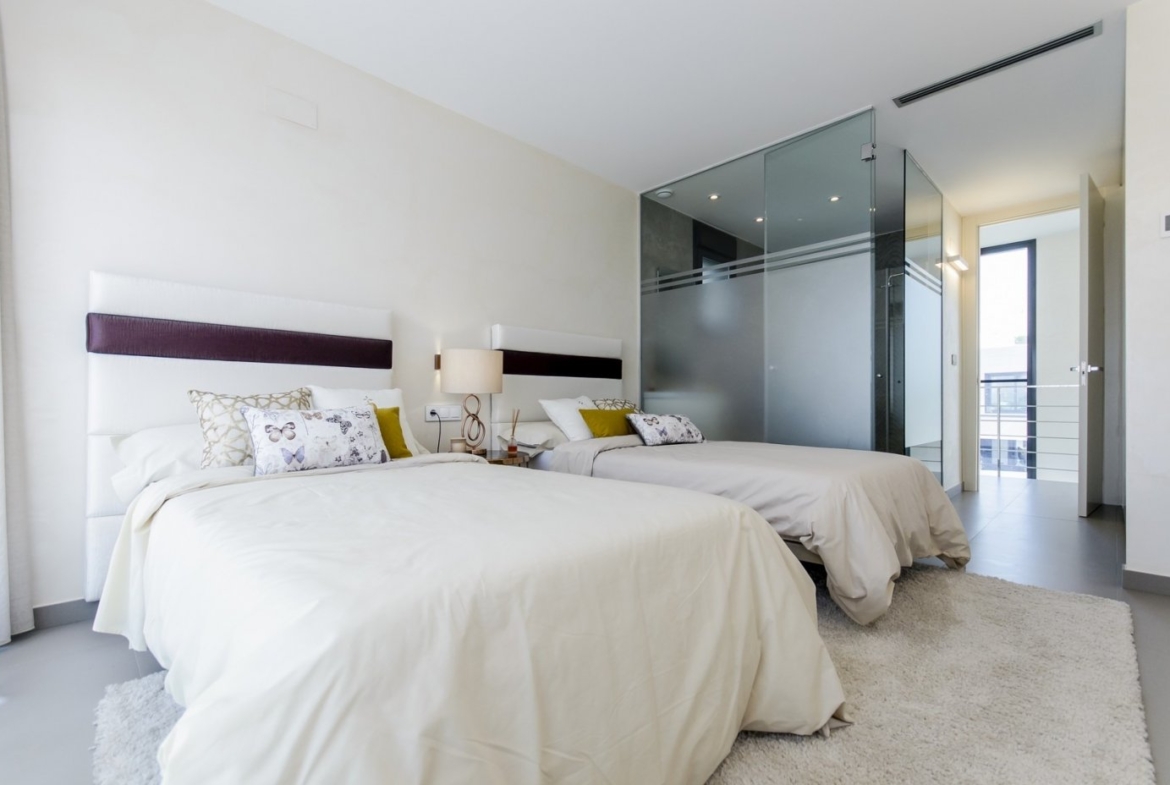 NEW CONSTRUCTION VILLAS 250 m FROM THE BEACH IN CAMPOAMOR