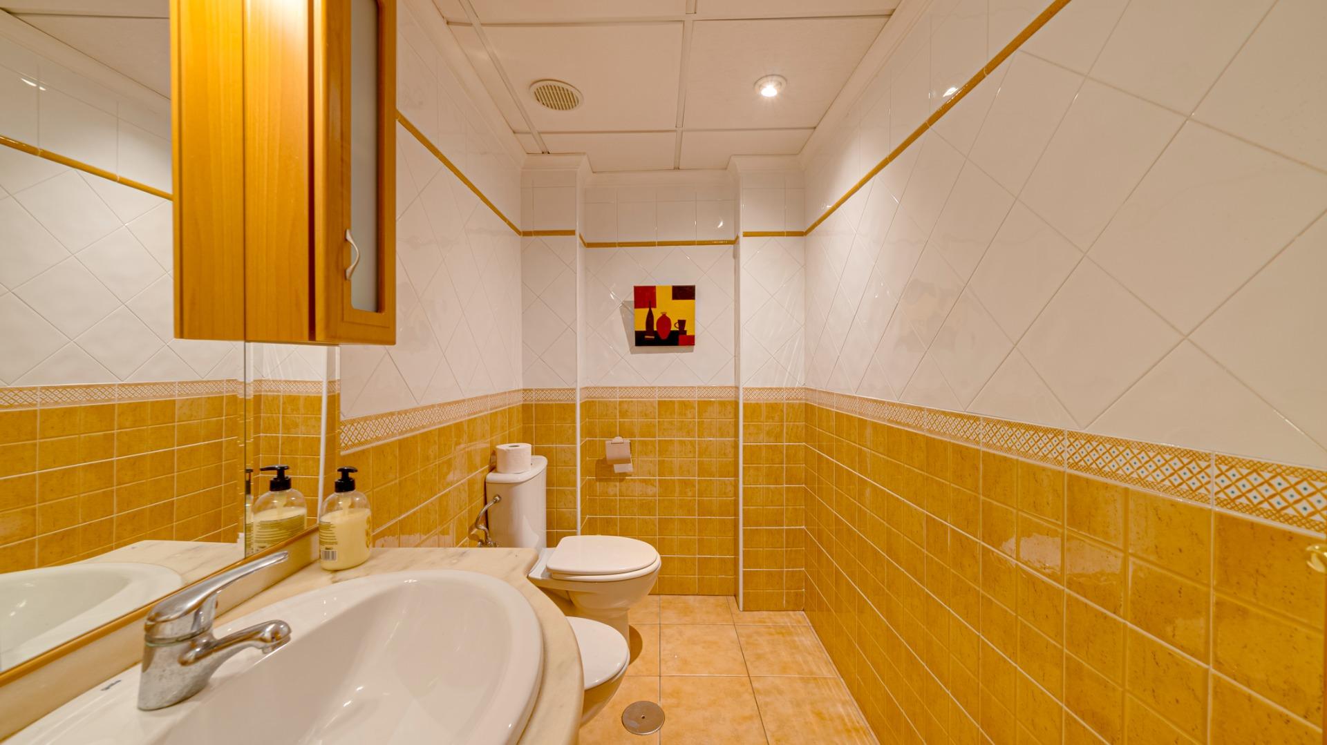 2-50-11 Large corner semi-detached house with sea views,
