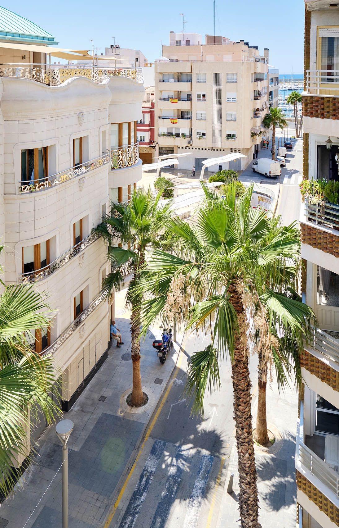 2-50-15 Luxury PENTHOUSE in the TORREVIEJA THEATER SQUARE