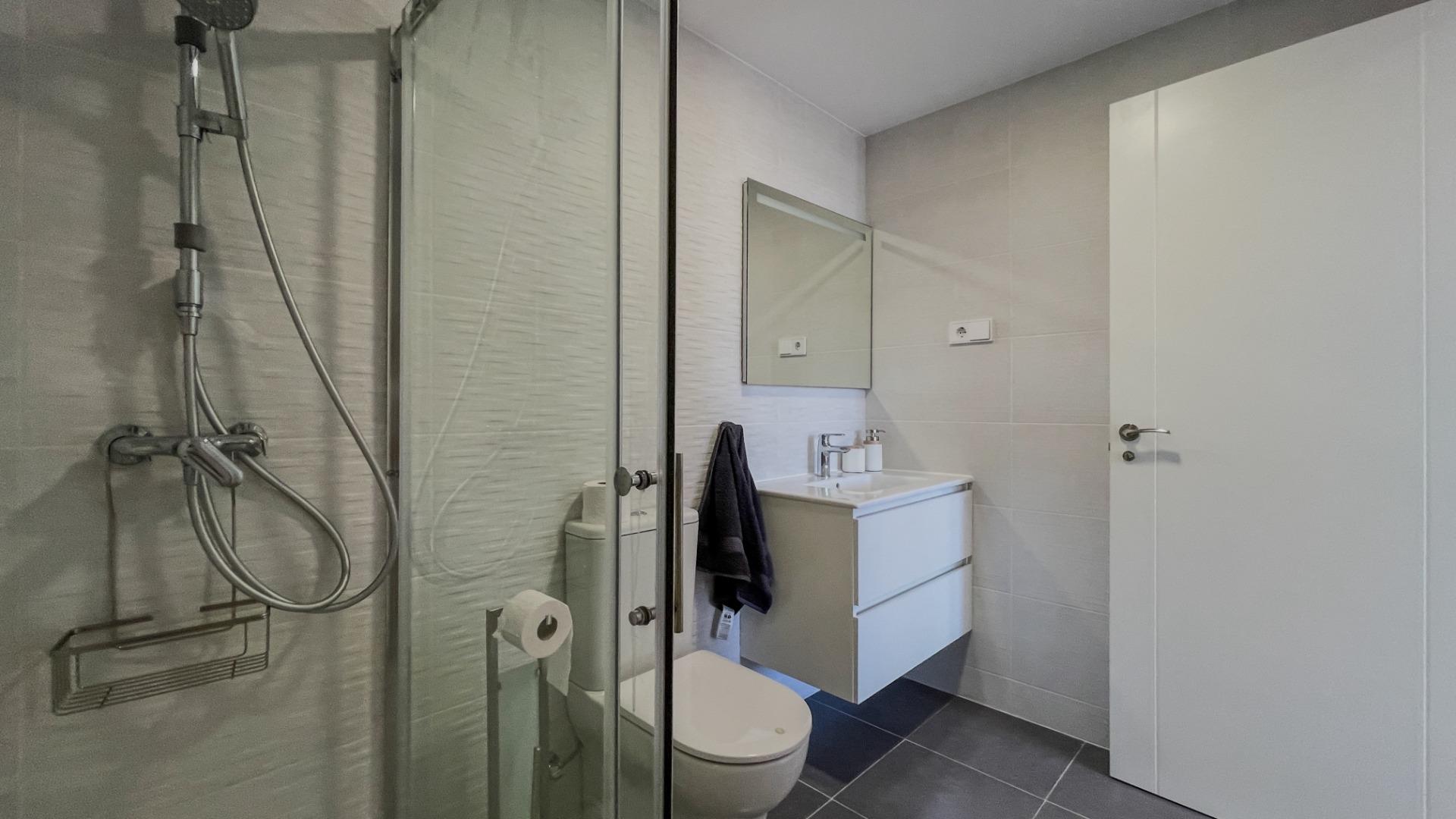 2-50-17 Moderne duplex met 5 slaapkamers in het exclusieve Campirroso complex, Finestrat