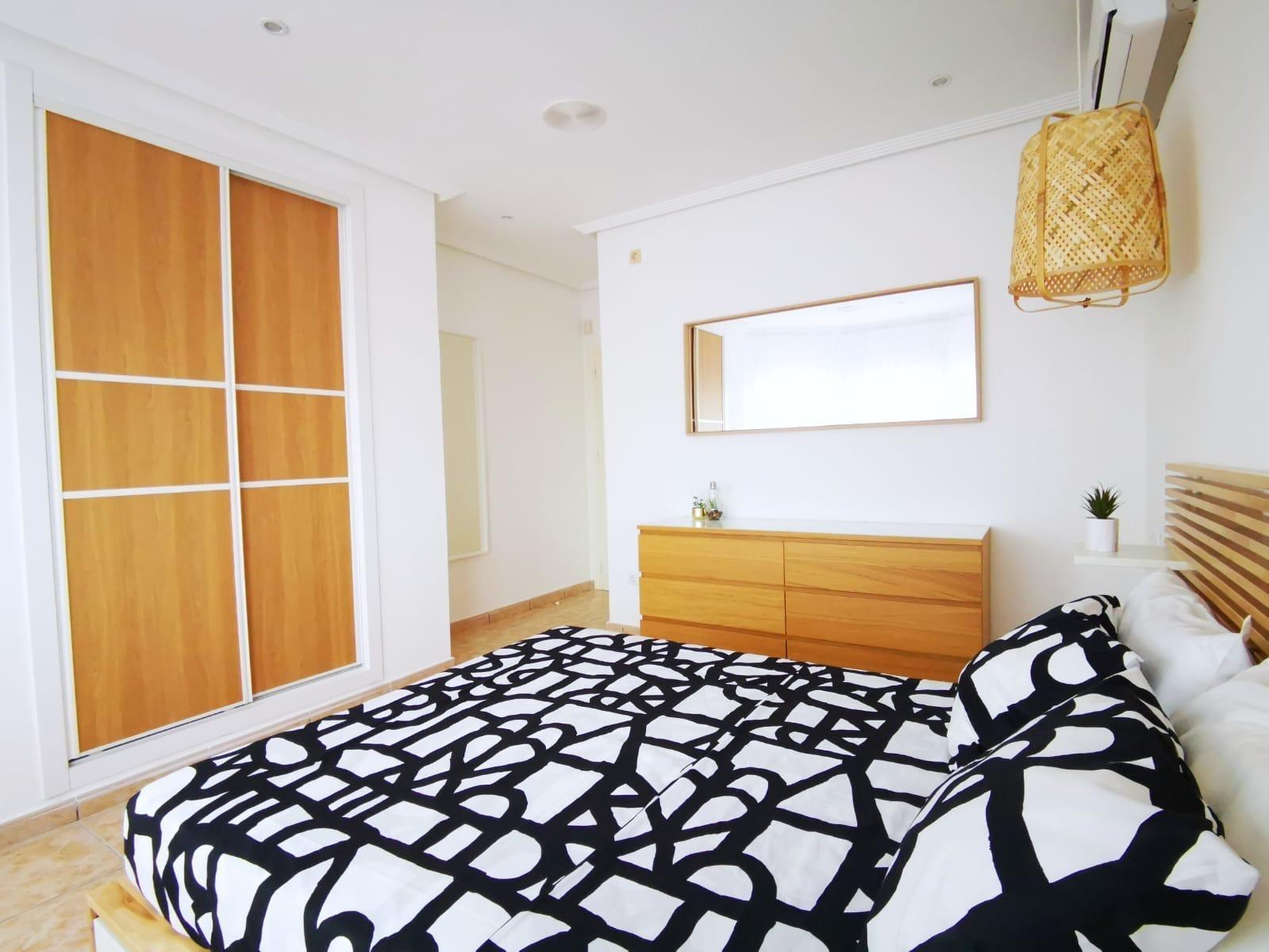 2-50-24 Ruim chalet in La Florida, Orihuela Costa – Ideaal om te genieten van de zon en het strand