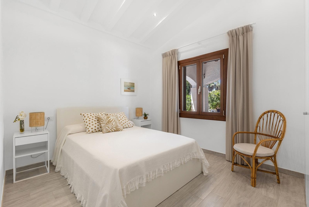 VILLA CON PISCINA PRIVADA EN PUNTA PRIMA CON PARCELA 540 M2. 4 DORM. 2 BAÑOS. 168 M2 DE CASA.