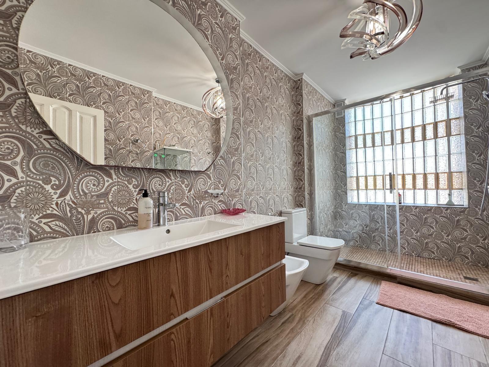 2-50-30 VILLA DE LIJO EN CAMPOAMOR CON 639 M2 DE CASA. PARCELA 800 M2. PISCINA PROPIA. 5 DORM. 4 BAÑOS. PLAYA A 650 METROS.