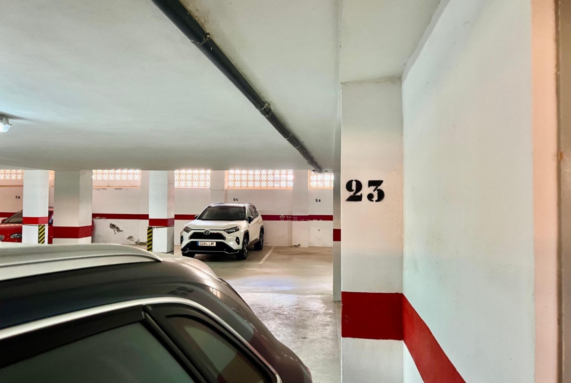 ESPACIOSO APARTAMENTO DE 3 HABITACIONES + PARKING + TRASTERO EN PLANTA 7 CON VISTAS AL MA
