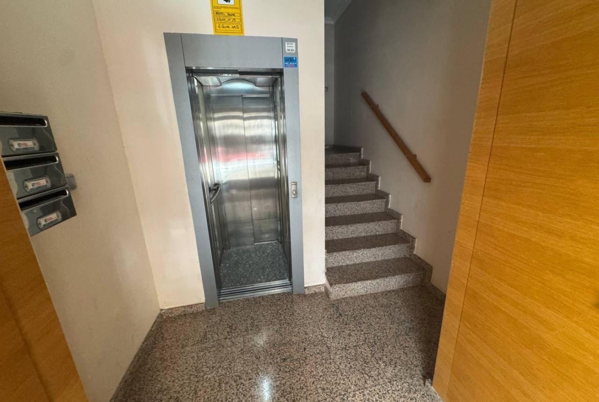 Spacious Semi-New Apartment in Torrevieja, Ideal for Living