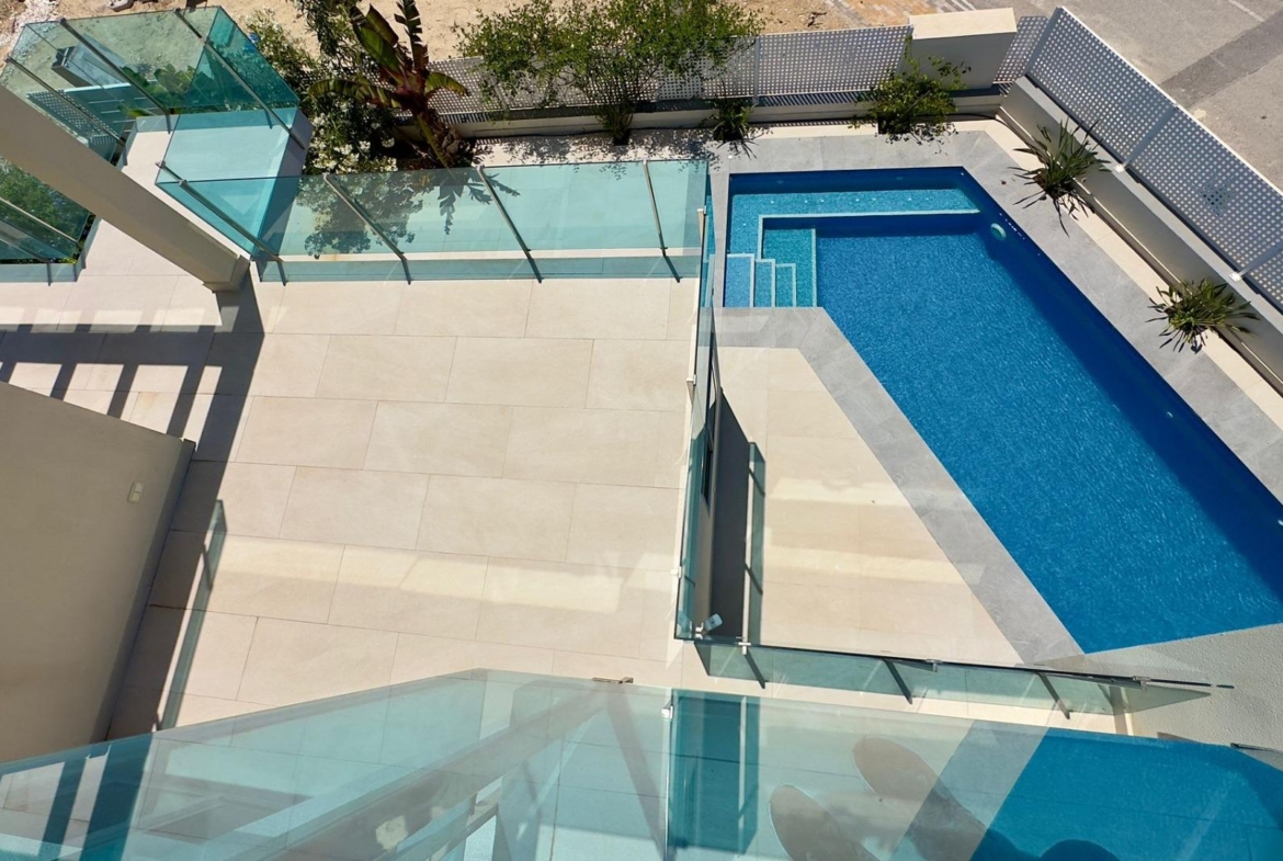 Grote villa op het balkon van Finestrat met uitzicht op de zee