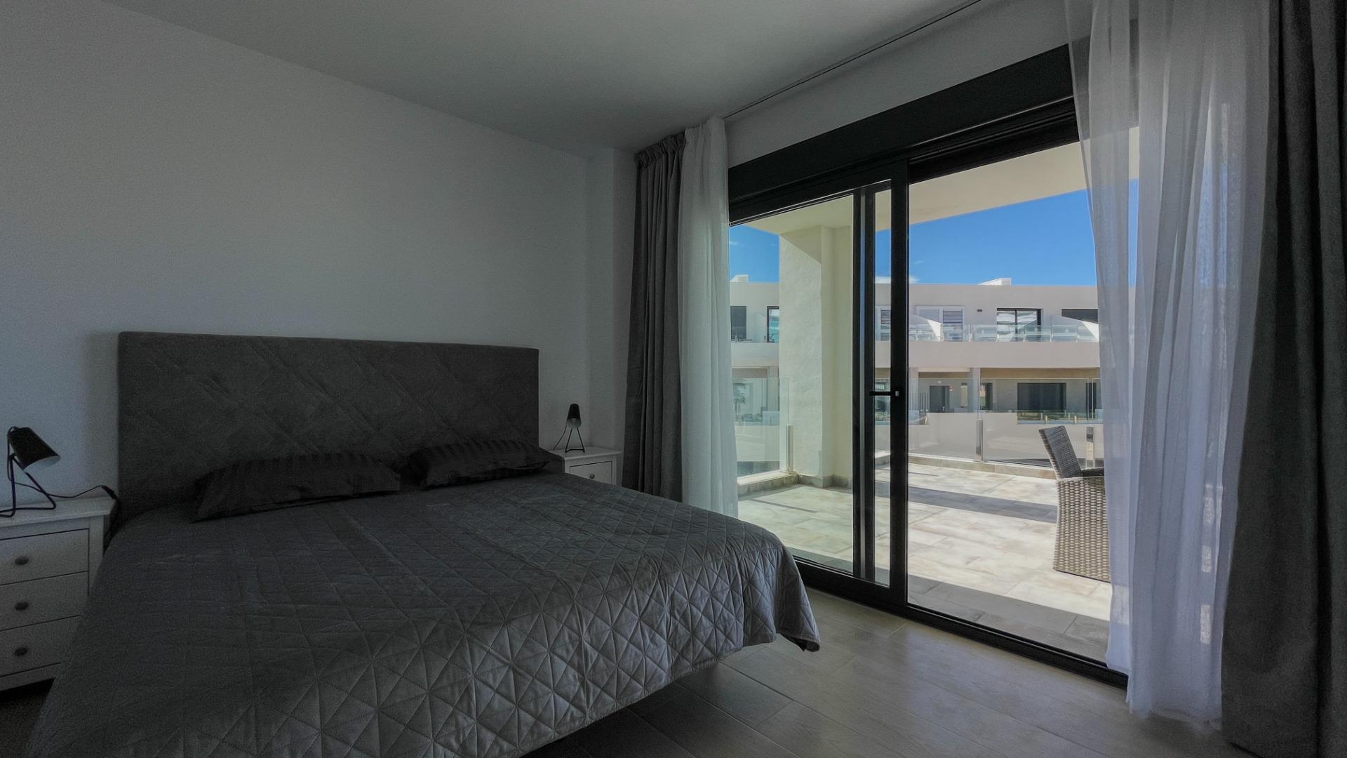 2-51-16 Moderne duplex met 5 slaapkamers in het exclusieve Campirroso complex, Finestrat