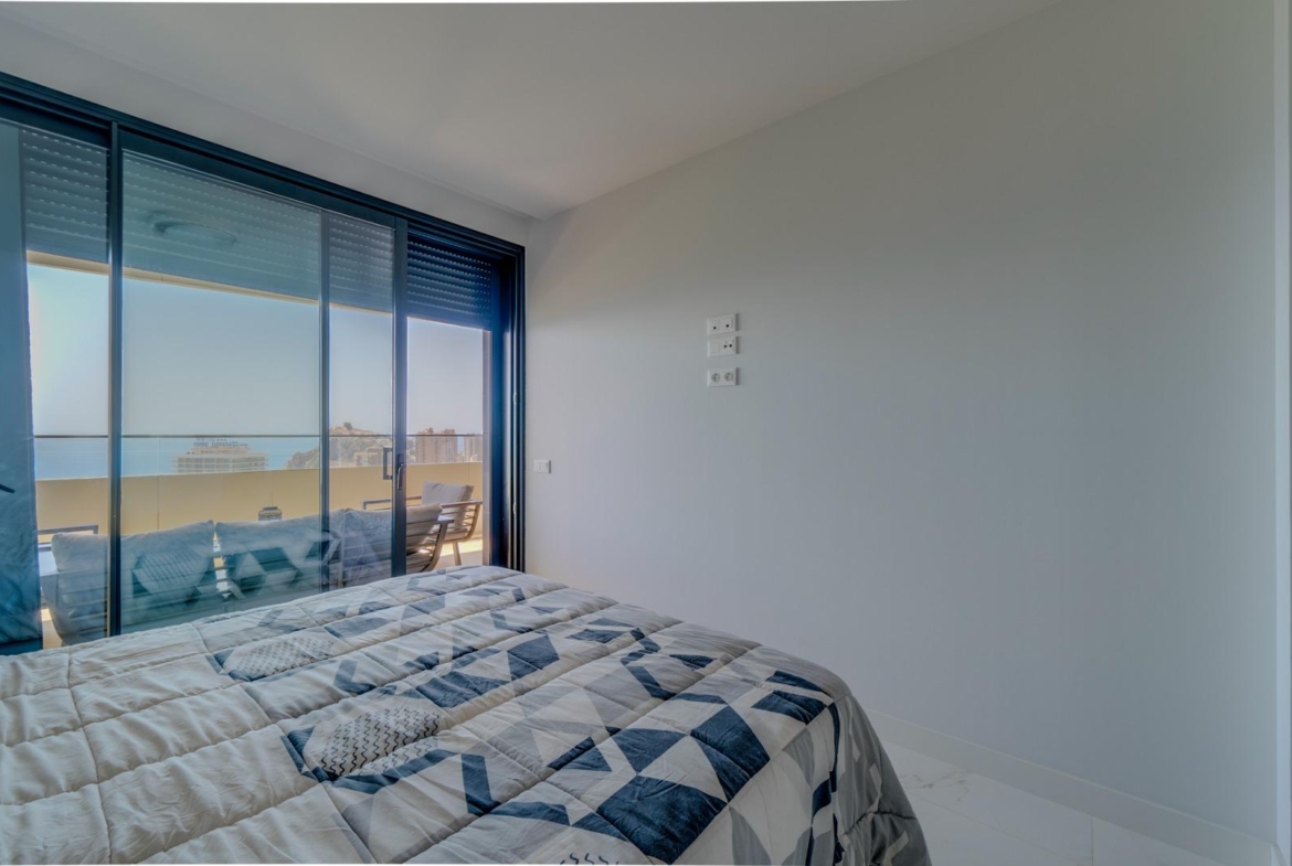 Exclusivo Piso en la Cala de Benidorm con Vistas al Mar