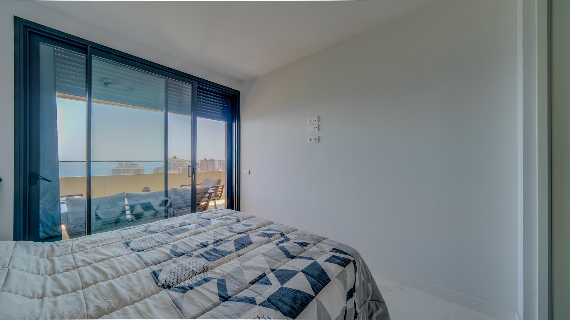 Exclusivo Piso en la Cala de Benidorm con Vistas al Mar