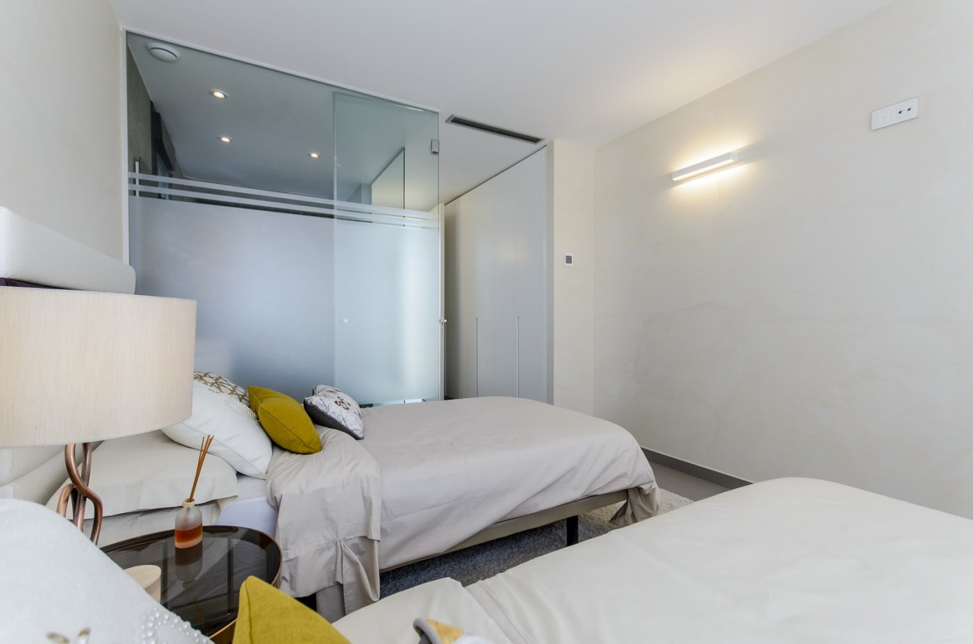 NEW CONSTRUCTION VILLAS 250 m FROM THE BEACH IN CAMPOAMOR