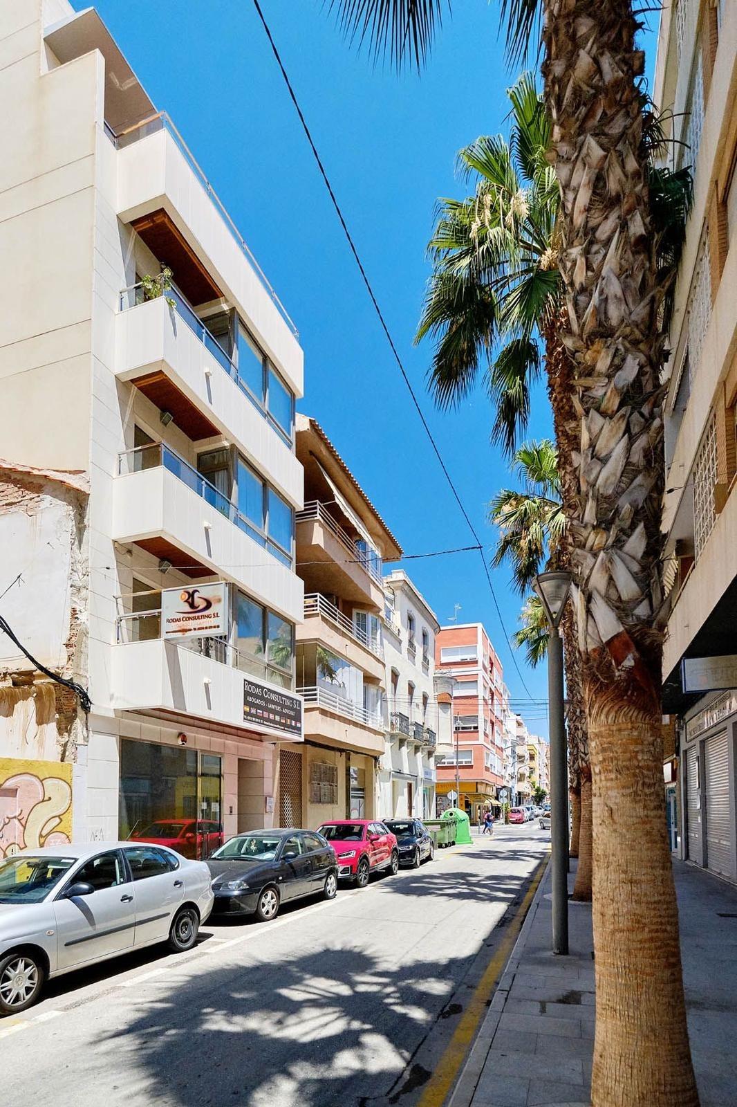 2-52-14 Luxury PENTHOUSE in the TORREVIEJA THEATER SQUARE