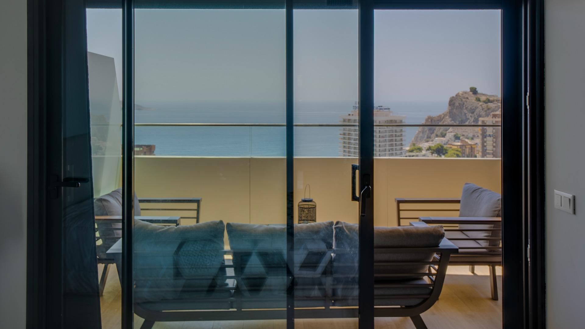 Exclusivo Piso en la Cala de Benidorm con Vistas al Mar