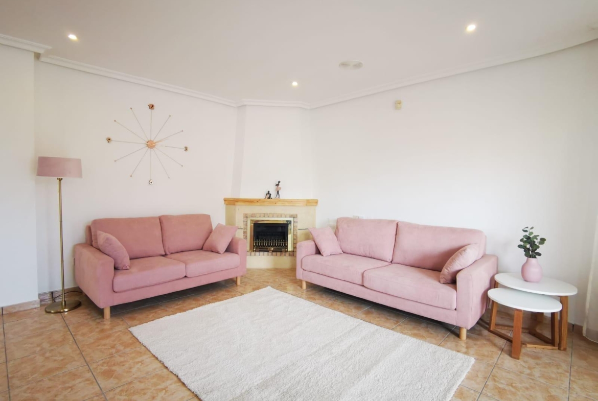 Ruim chalet in La Florida, Orihuela Costa – Ideaal om te genieten van de zon en het strand
