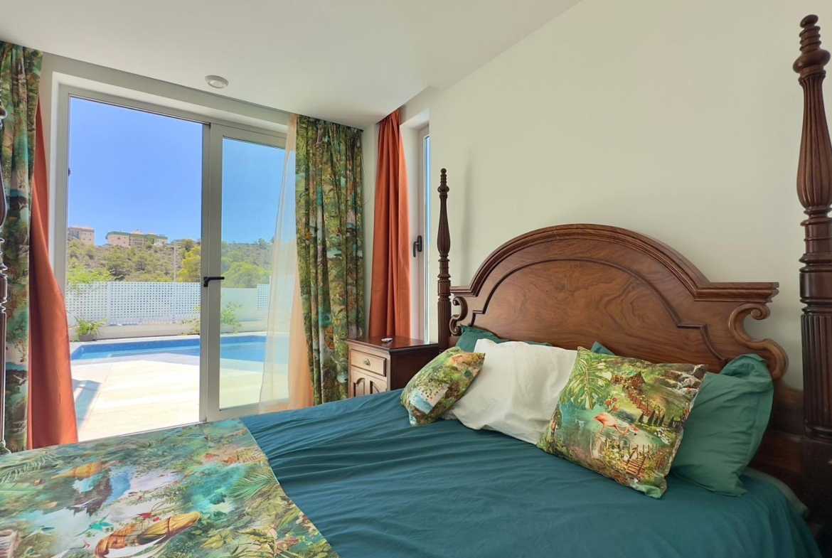 Grote villa op het balkon van Finestrat met uitzicht op de zee