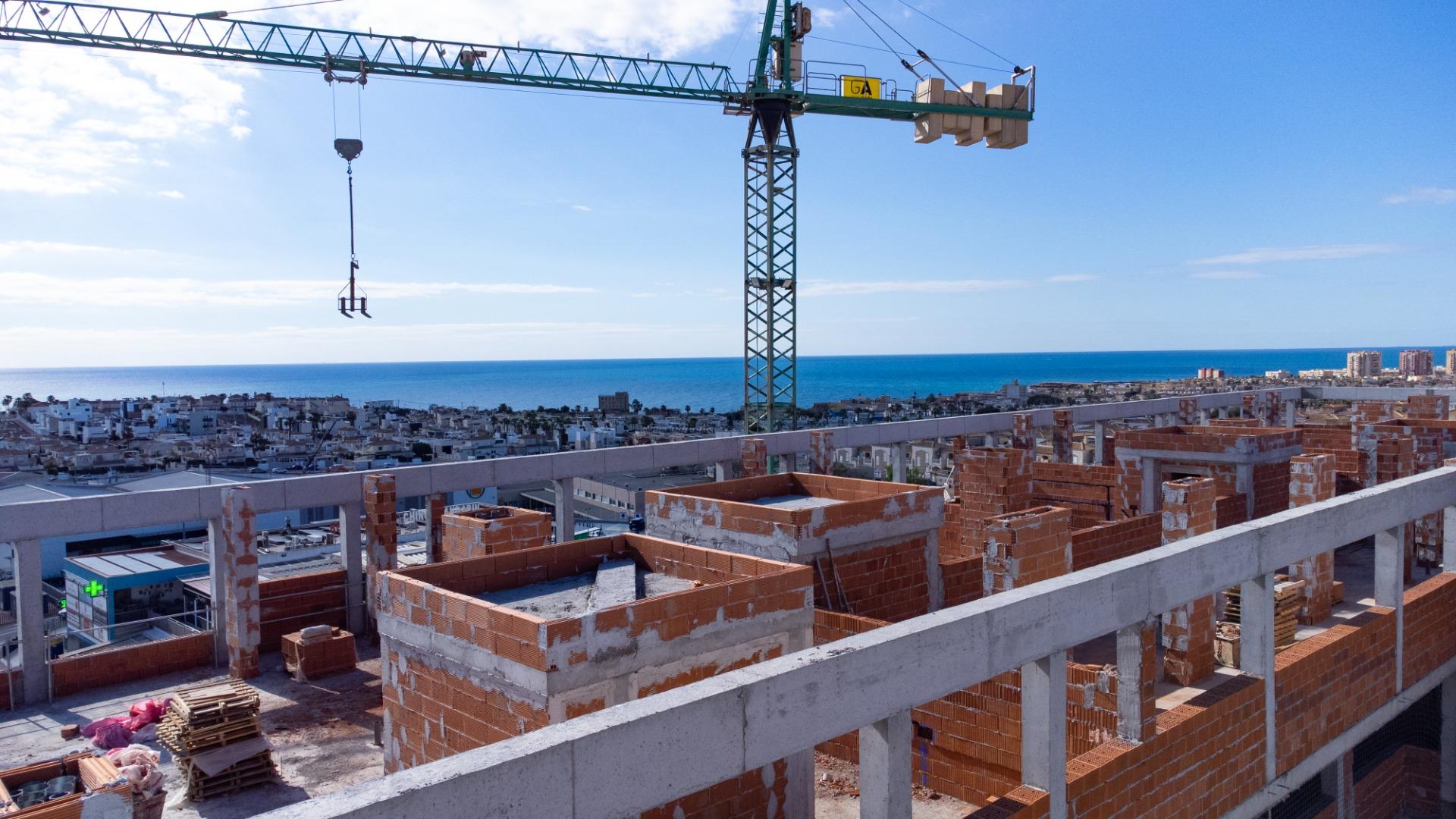 APPARTAMENTOS DE OBRA NUEVA CON VISTAS AL MAR. 2 DOR. 2 BAÑOS. APARCAMENTO. PISCINA.