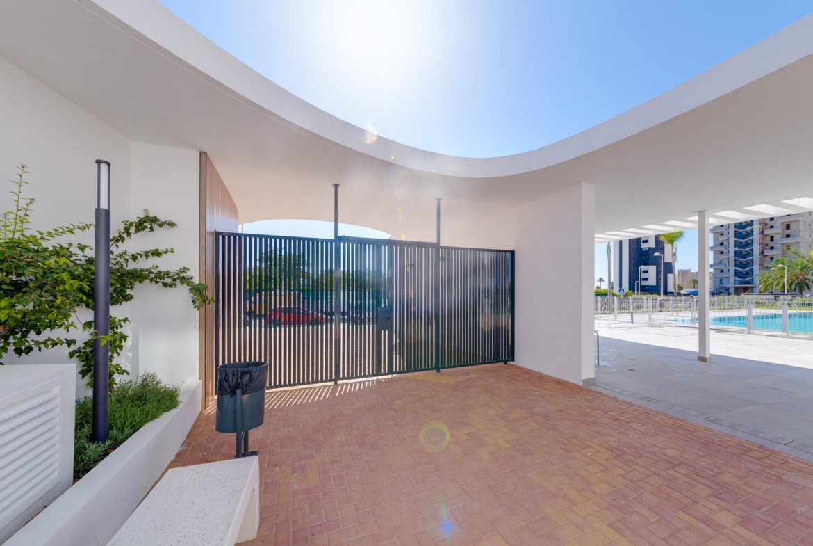 SPECTACULAR NEW LARGE APARTMENT WITH SEA AND MOUNTAIN VIEWS IN CALPE