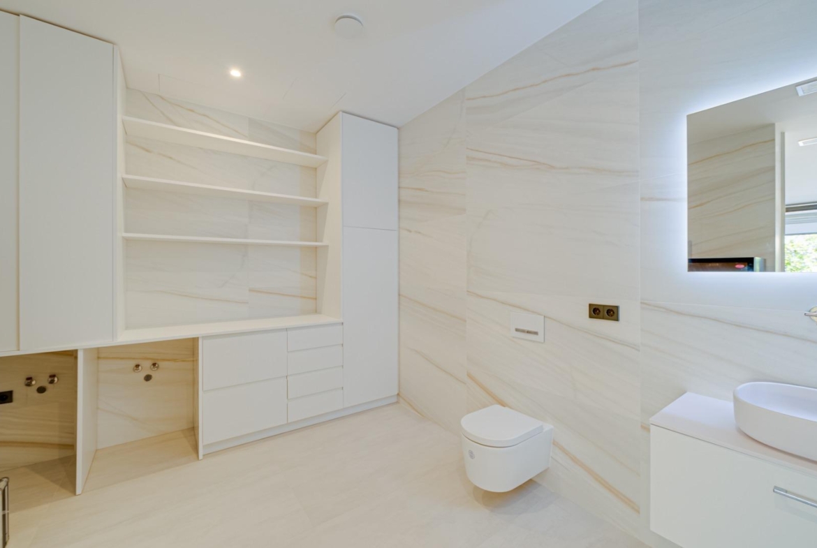 Indrukwekkende luxe villa aan zee