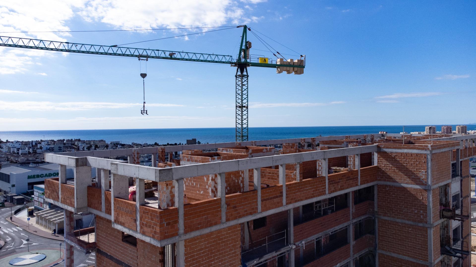 APPARTAMENTOS DE OBRA NUEVA CON VISTAS AL MAR. 2 DOR. 2 BAÑOS. APARCAMENTO. PISCINA.