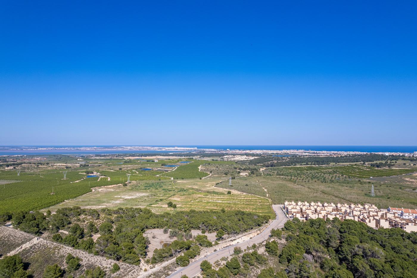 OBRA NUEVA! BUGALOW EN SAN MIGUEL DE SALINAS. 2 DORM. 2 BAÑOS. PISCINA+GARAJE.
