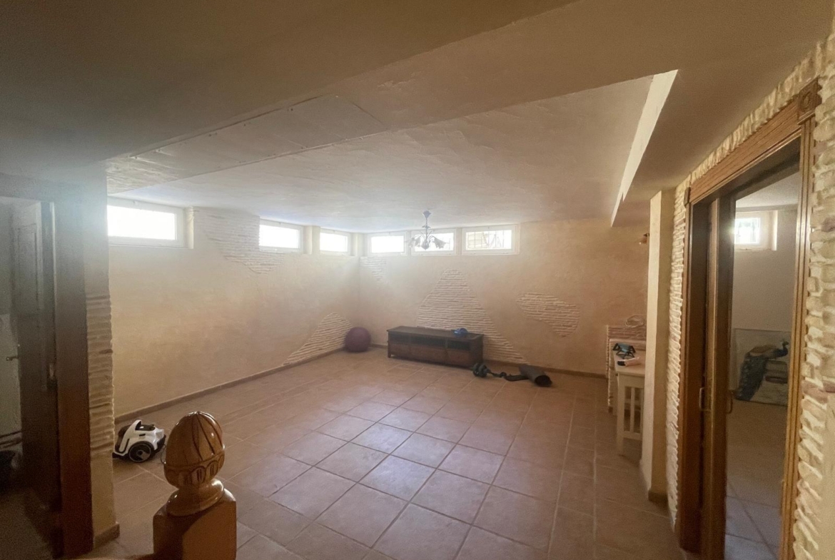 VILLA PARADA CON VISTAS AL MAR Y A 200 METROS DE PLAYA! ZONA TORRE LA MATA. 5 DRM. 3 BAÑOS. PISCINA PRIVADA.